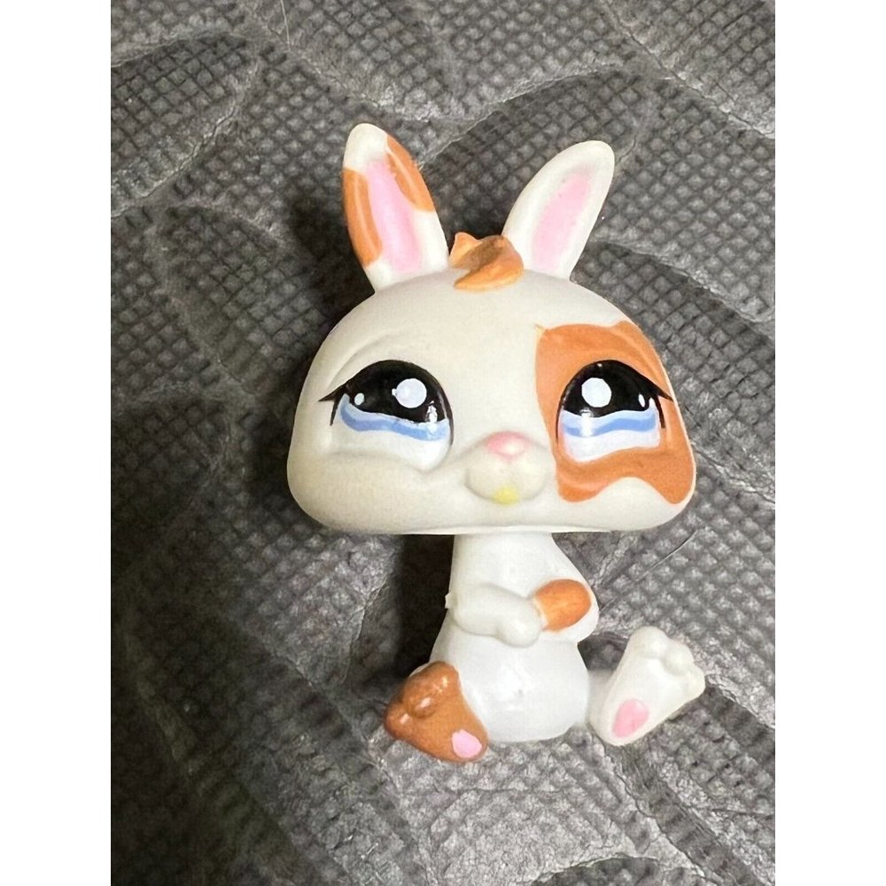 Littlest Pet Shop LPS Bunny rabbit 1359 Figure Easter Basket Cake Topper Cupcake
